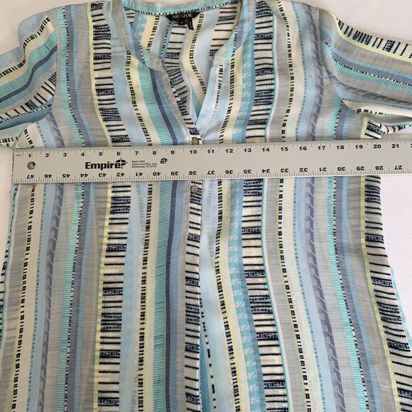 Nic+Zoe Top Women M Blue Stripe Sheer Flowy Button Front Roll Tab Career Office - Picture 5 of 7